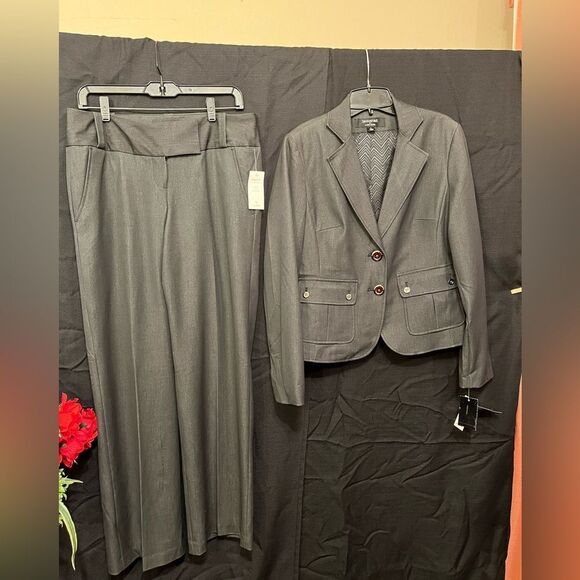 NWT! Signature stretch  Pant Suit by Larry Levin Women’s sz 8 - Picture 1 of 15